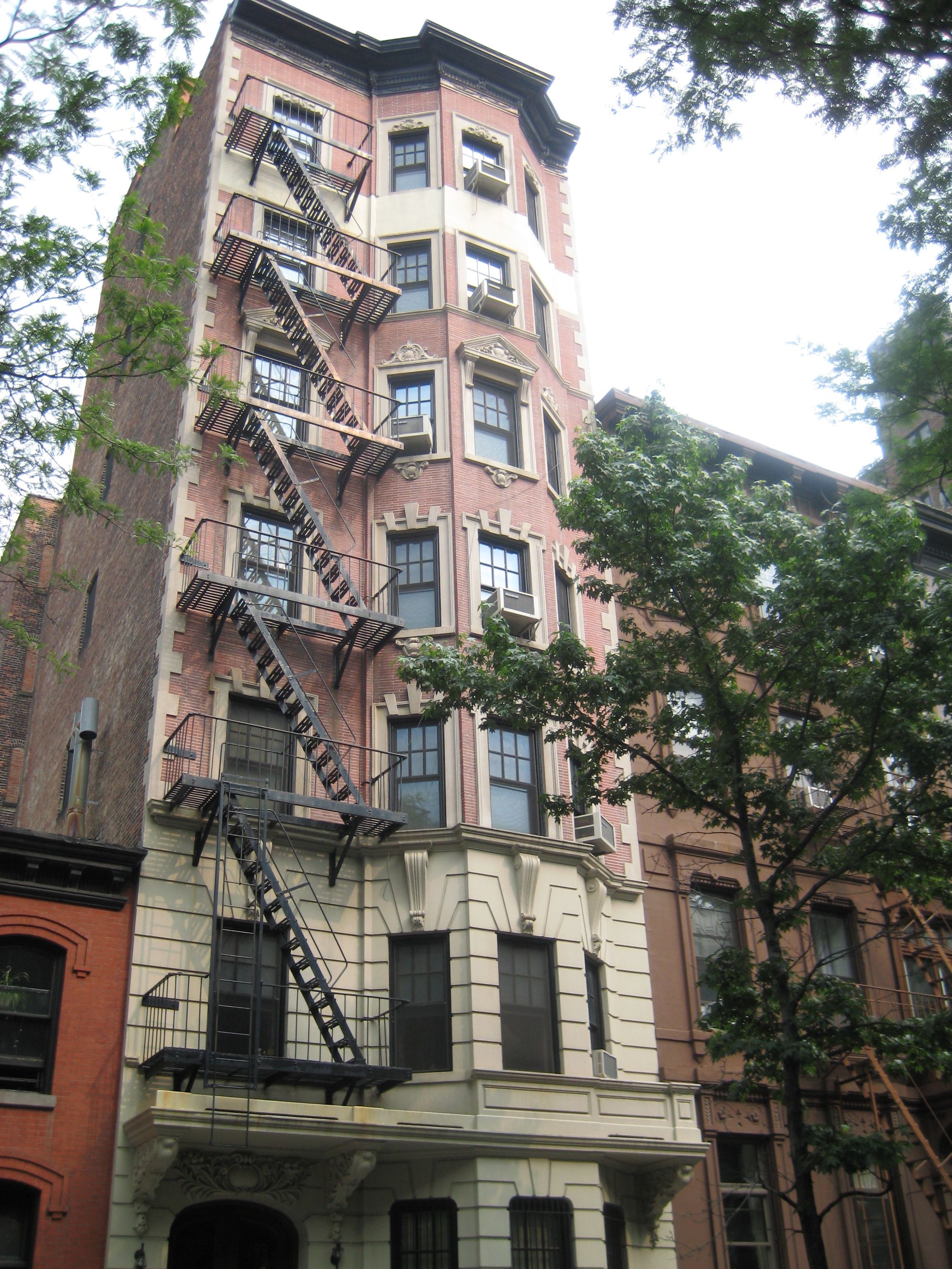 The Riverview 183 Columbia Heights Brooklyn Heights condos for sale